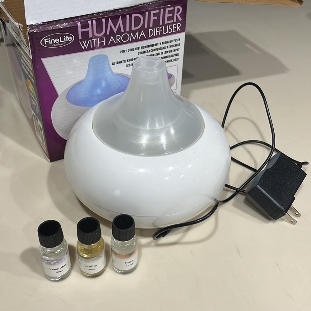 Humidifier with Aroma Diffuser - Picture 2 of 6